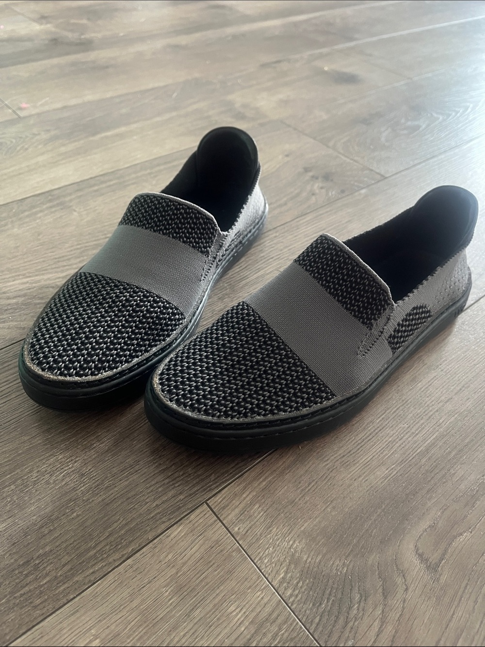 UGG Sammy Slip-On Leather Sneakers Heather Gray - Picture 6 of 8